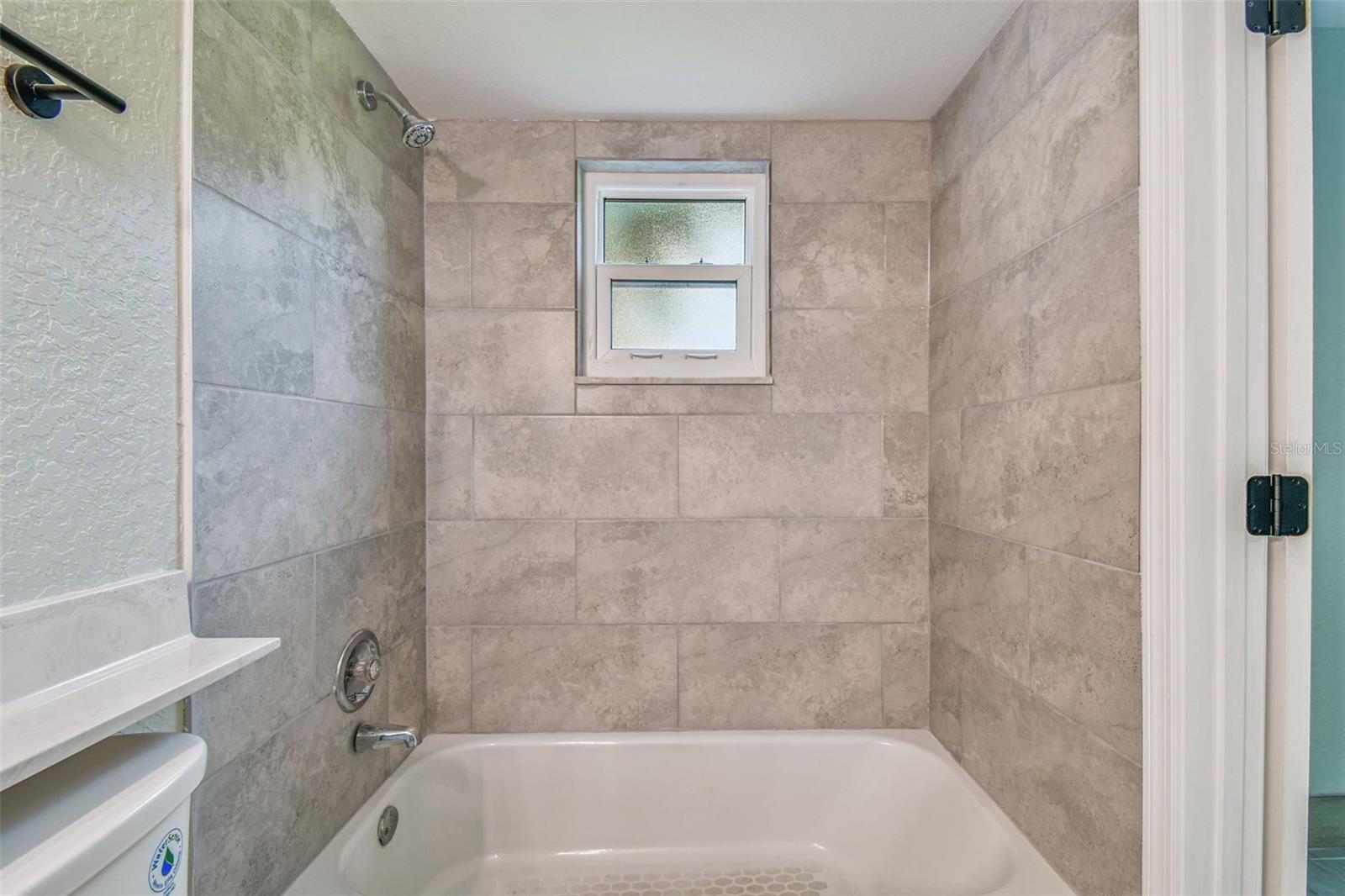 Image 21 of 67 For 4829 Onyx Lane 101