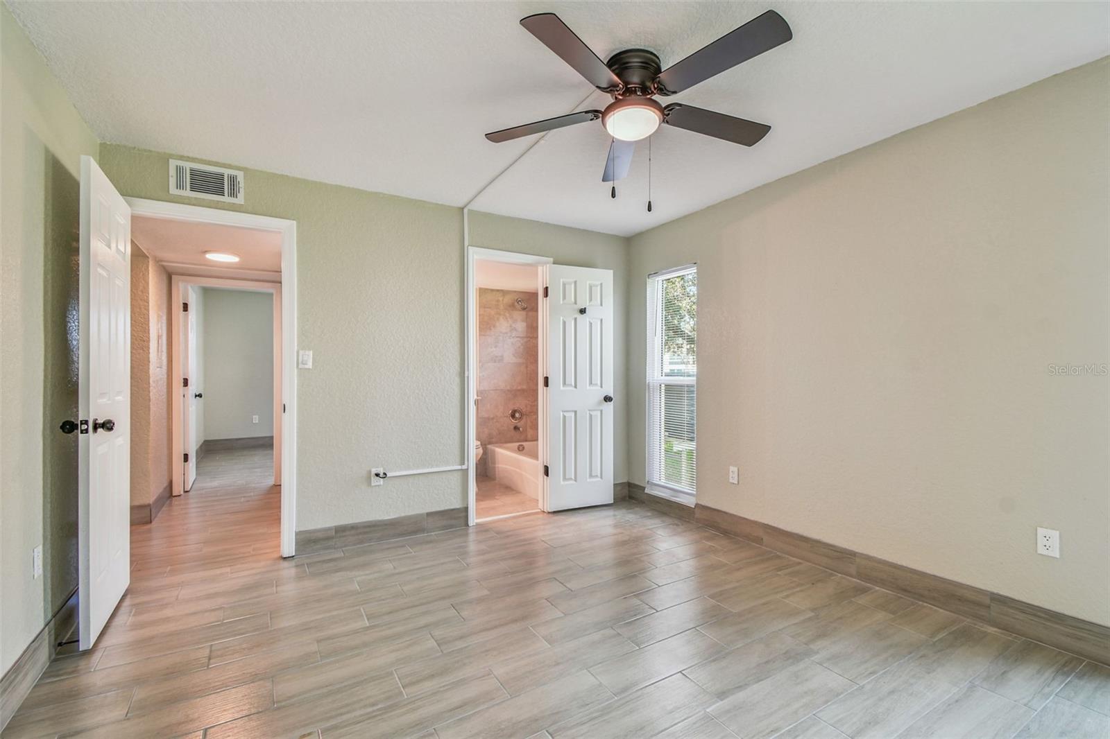 Image 25 of 67 For 4829 Onyx Lane 101
