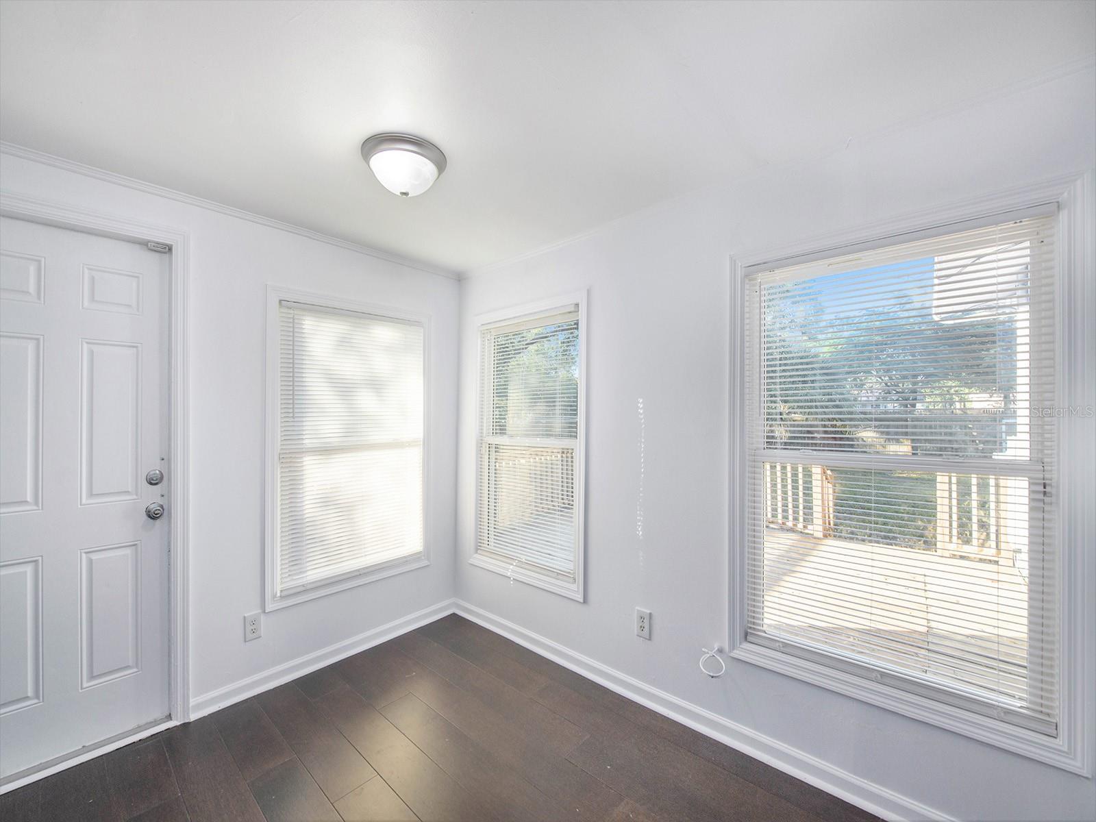 Image 10 of 25 For 4211 12th Avenue S