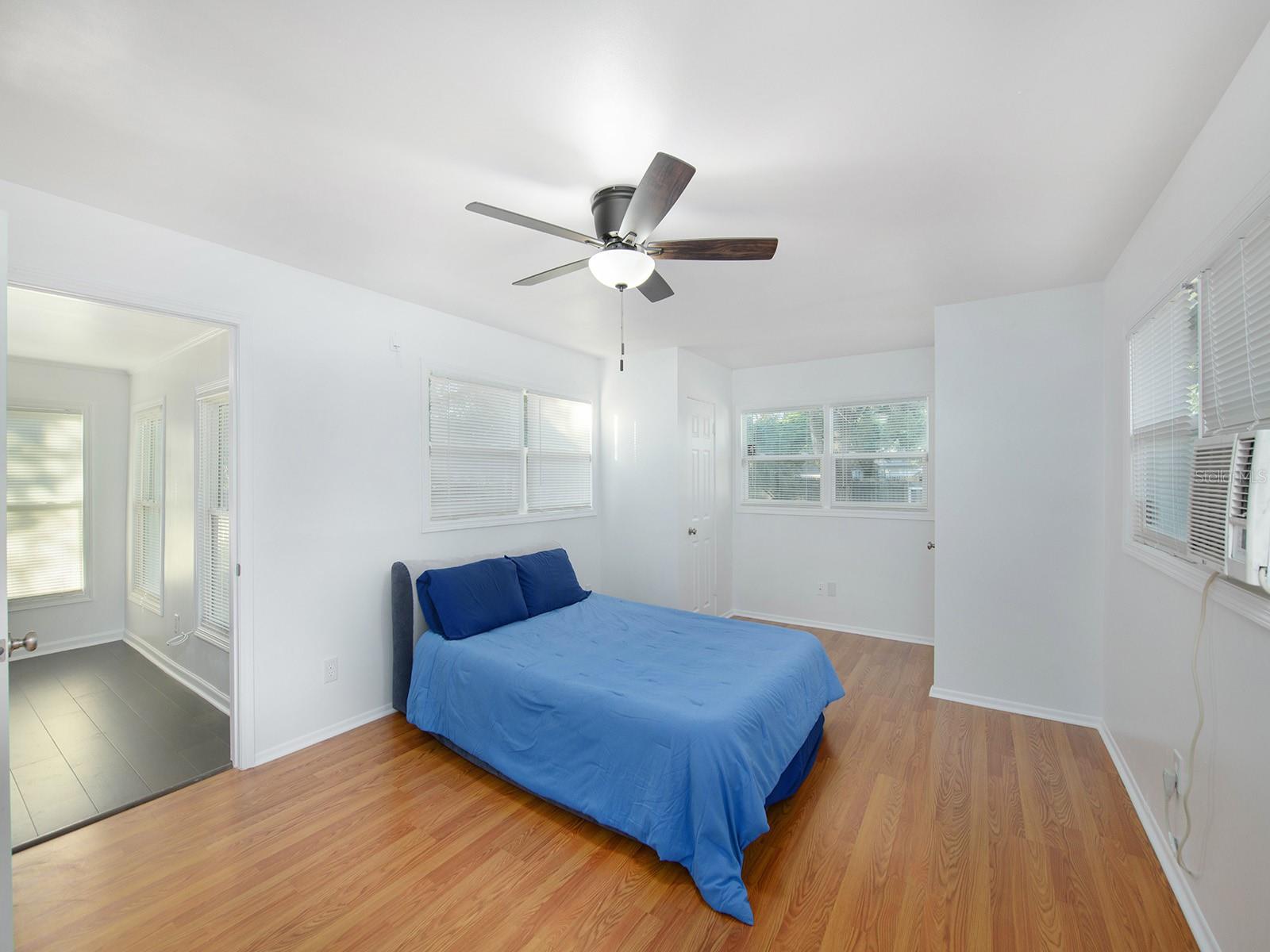 Image 12 of 25 For 4211 12th Avenue S