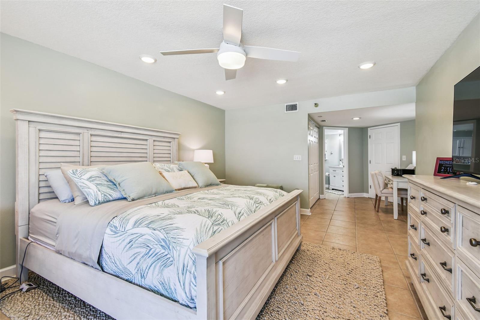 Image 17 of 30 For 1310 Gulf Boulevard 6d