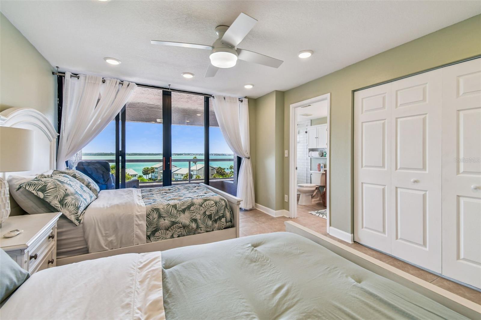 Image 22 of 30 For 1310 Gulf Boulevard 6d