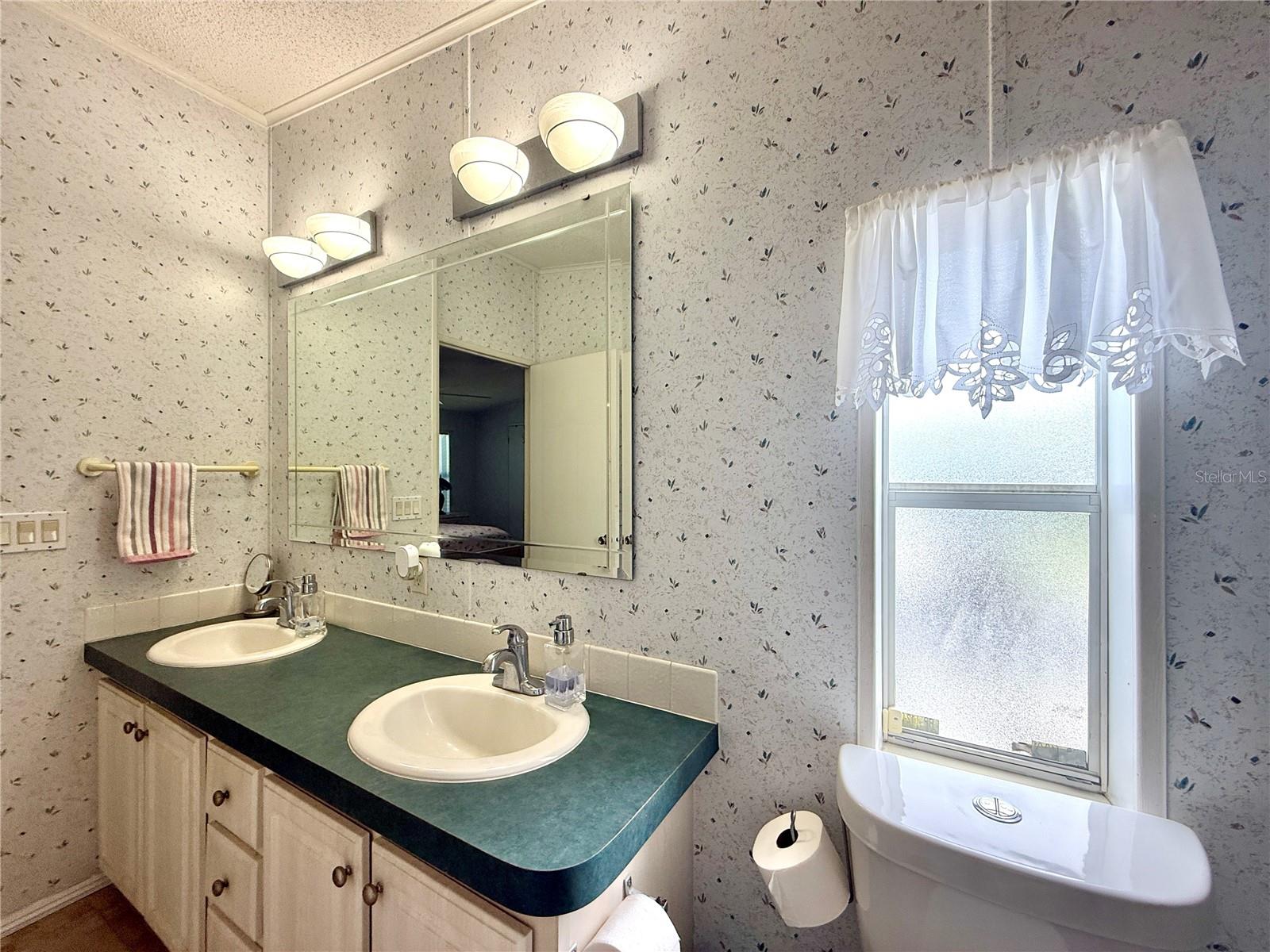 Image 13 of 27 For 132 Saint Thomas Circle