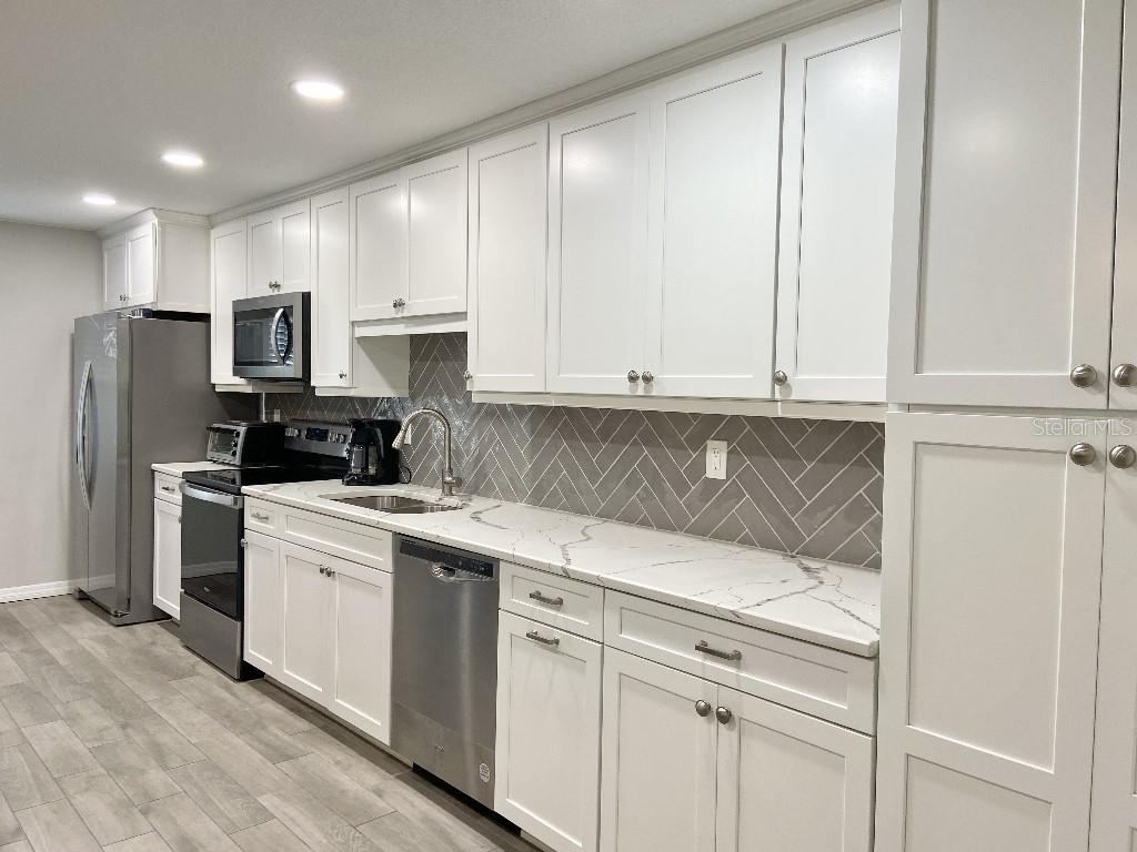 Image 5 of 19 For 3830 Teeside Drive 0