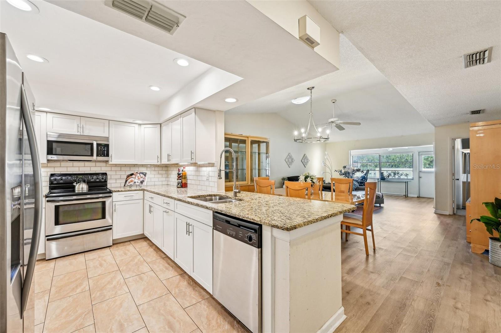 Image 10 of 35 For 7245 Wood Creek Drive 29