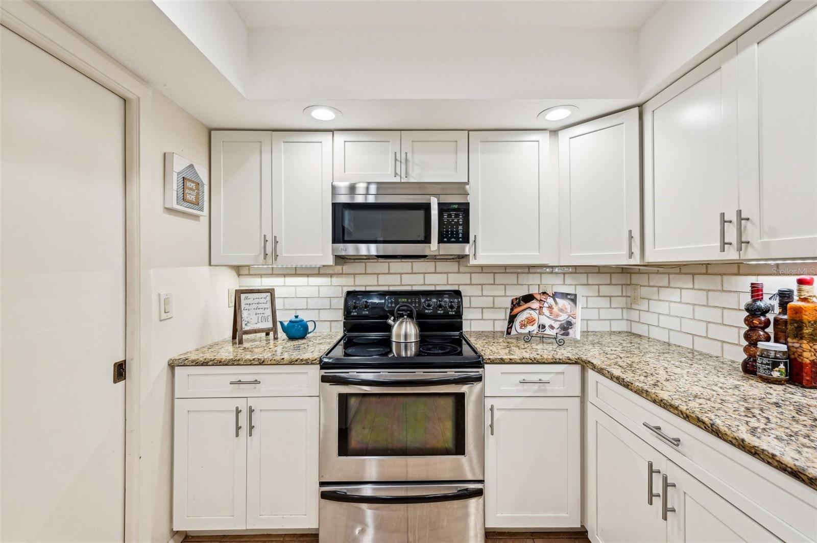 Image 14 of 35 For 7245 Wood Creek Drive 29