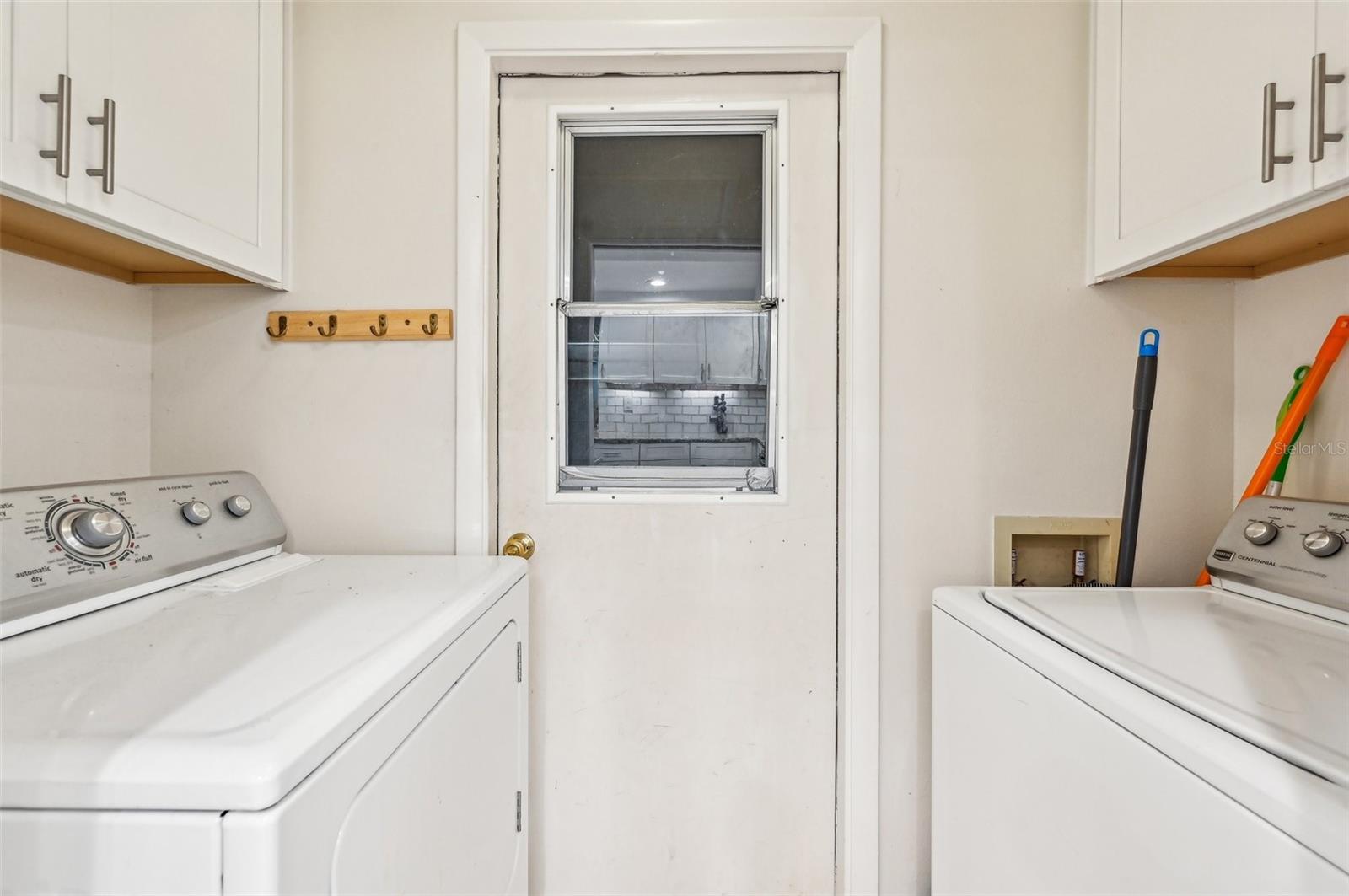 Image 17 of 35 For 7245 Wood Creek Drive 29
