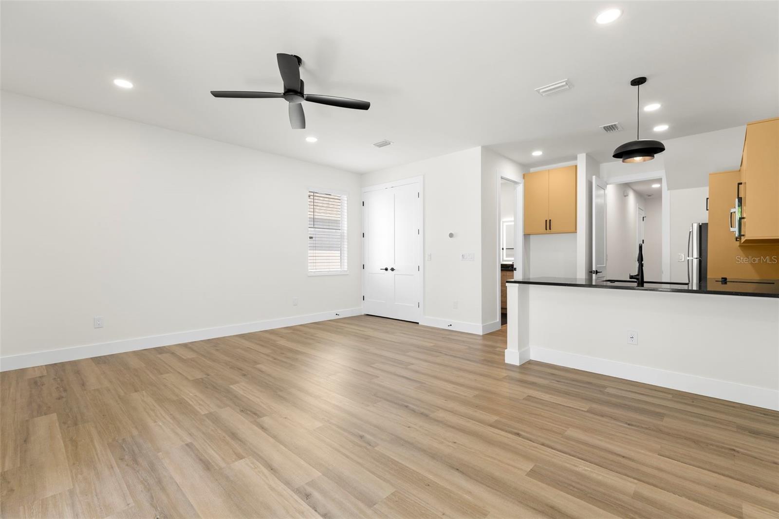 Image 10 of 31 For 212 Euclid Avenue 2