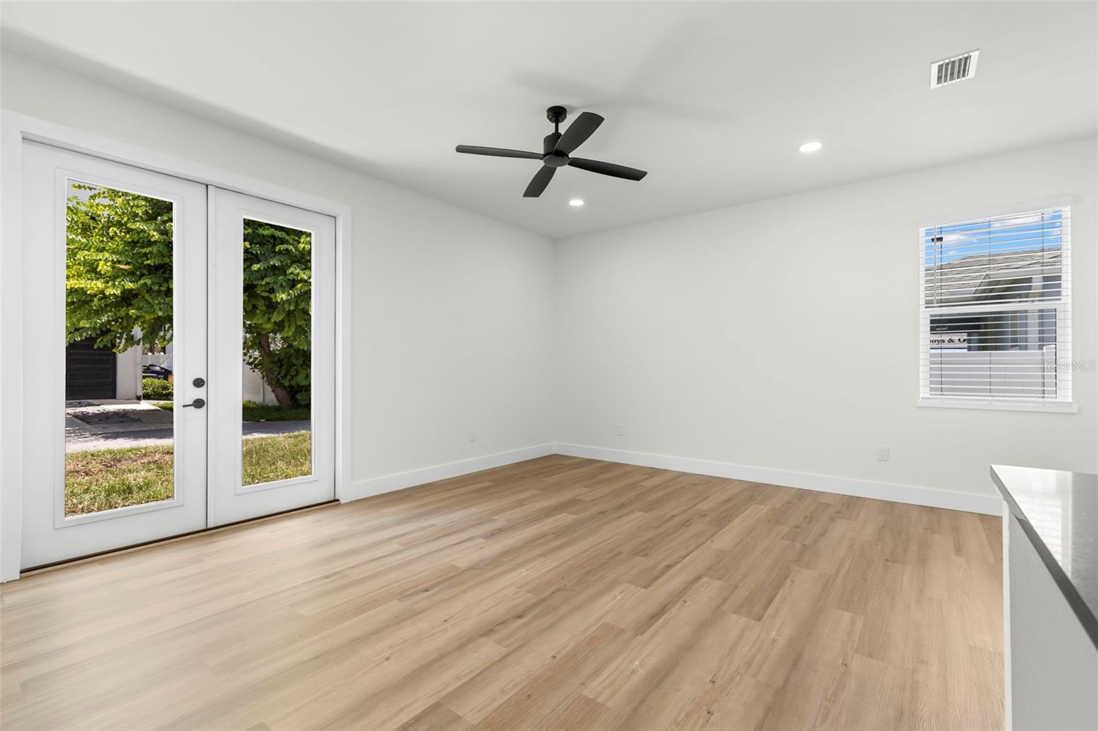 Image 13 of 31 For 212 Euclid Avenue 2