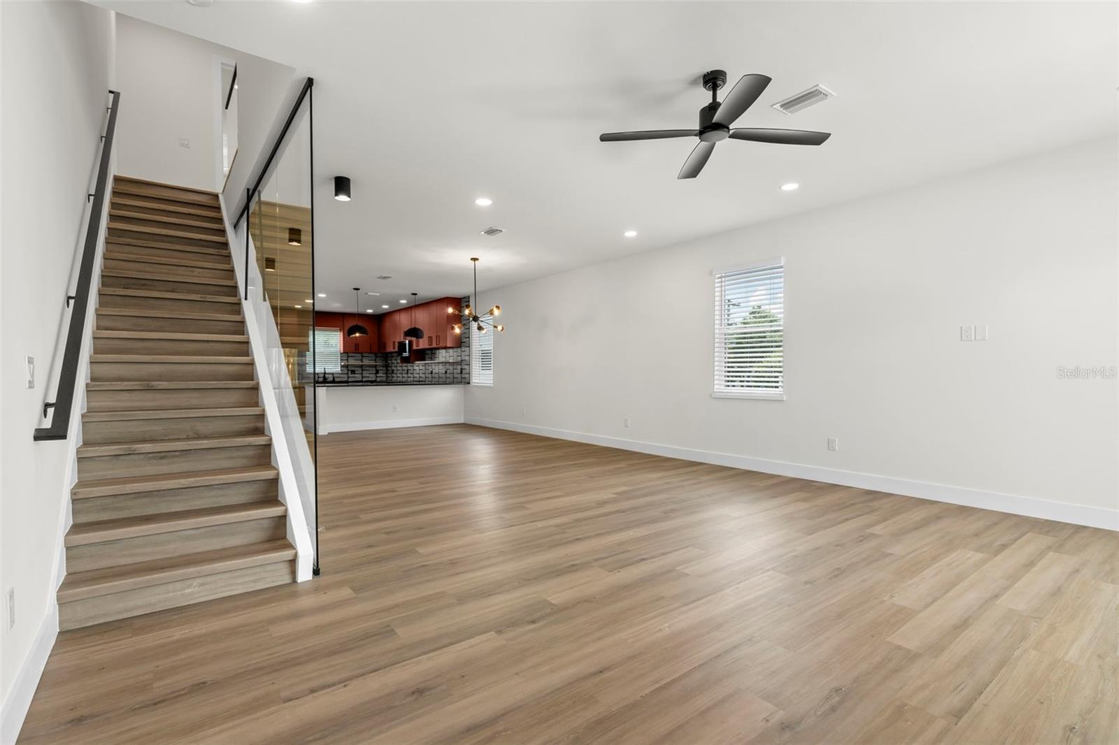 Image 18 of 31 For 212 Euclid Avenue 2