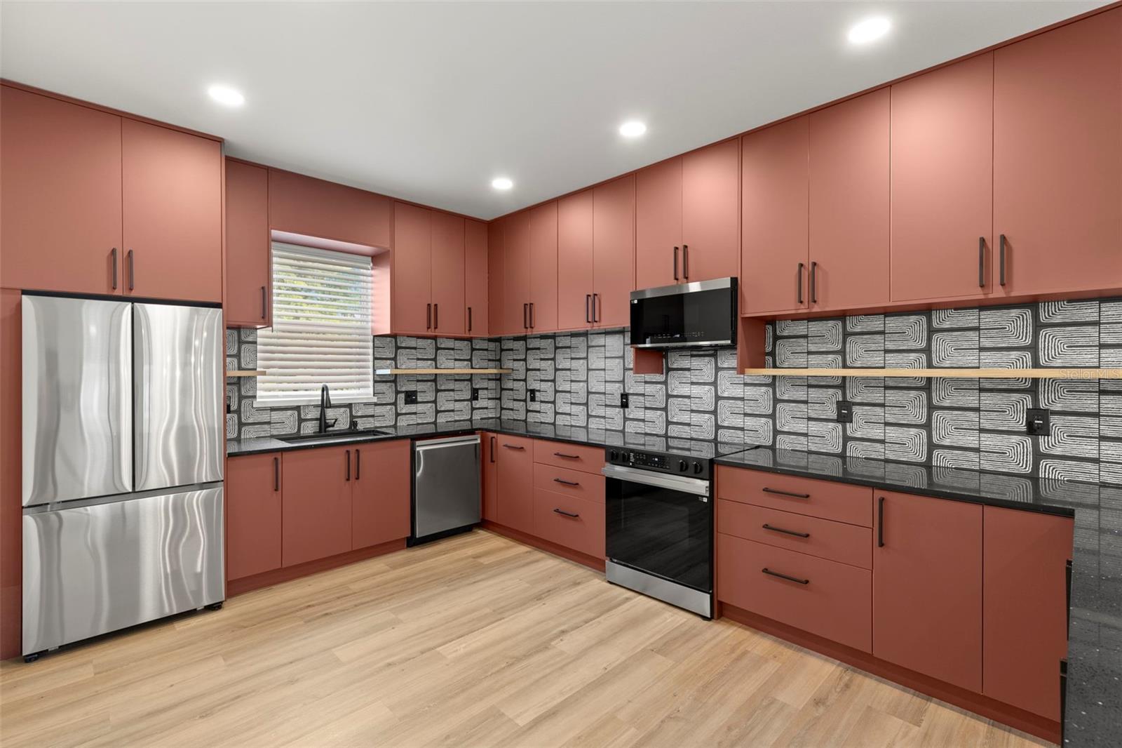 Image 5 of 31 For 212 Euclid Avenue 2