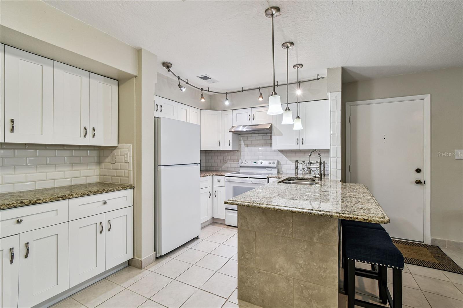 Image 10 of 71 For 4557 Garnet Drive 203