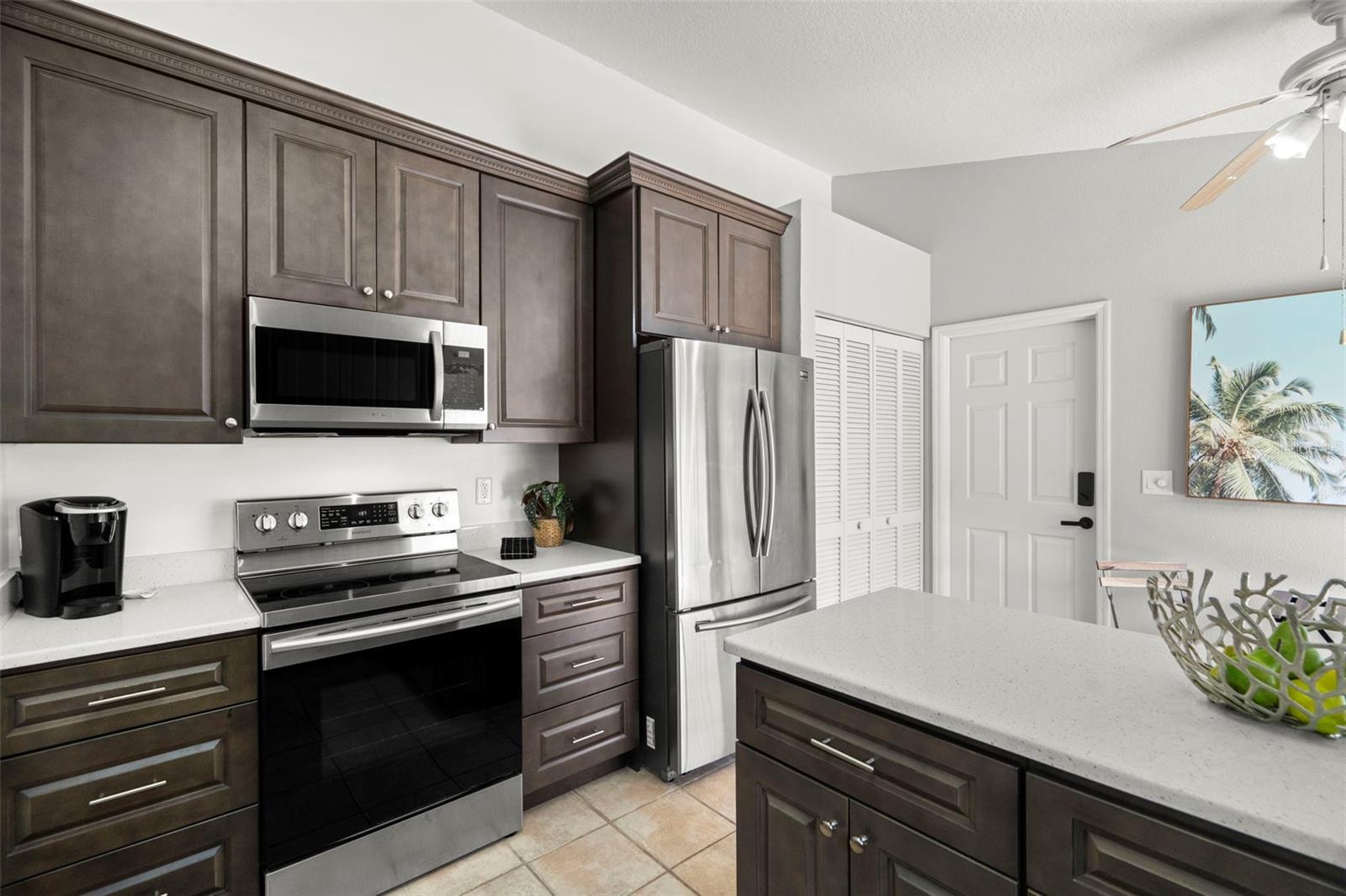 Image 12 of 41 For 500 Roxbury Drive