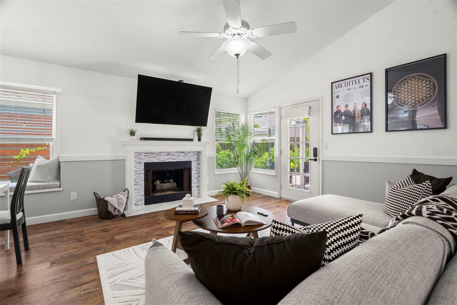 Image 9 of 41 For 500 Roxbury Drive