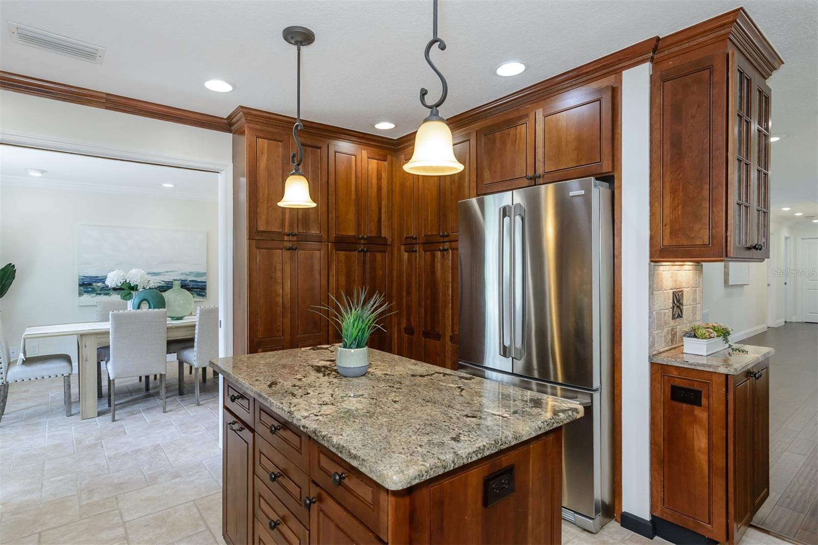 Image 19 of 73 For 2842 Quail Hollow Road W