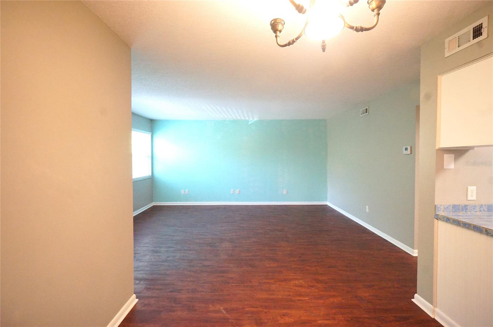 Image 4 of 15 For 4810 Dauphin Avenue A21