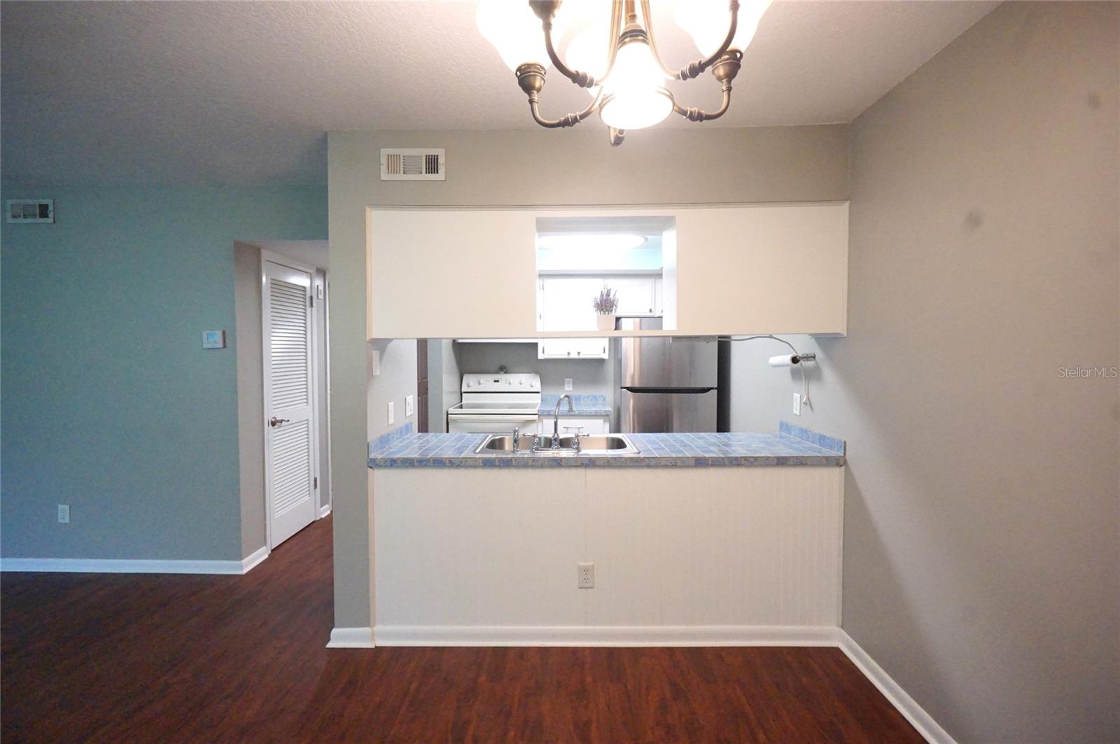 Image 5 of 15 For 4810 Dauphin Avenue A21
