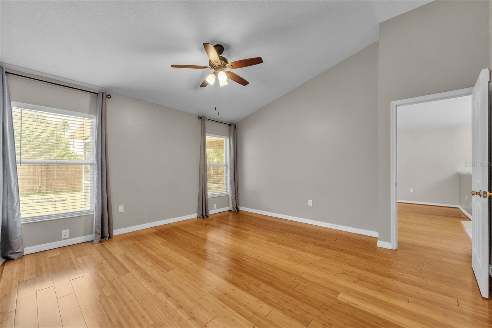 Image 18 of 45 For 7601 Wiltshire Park Place