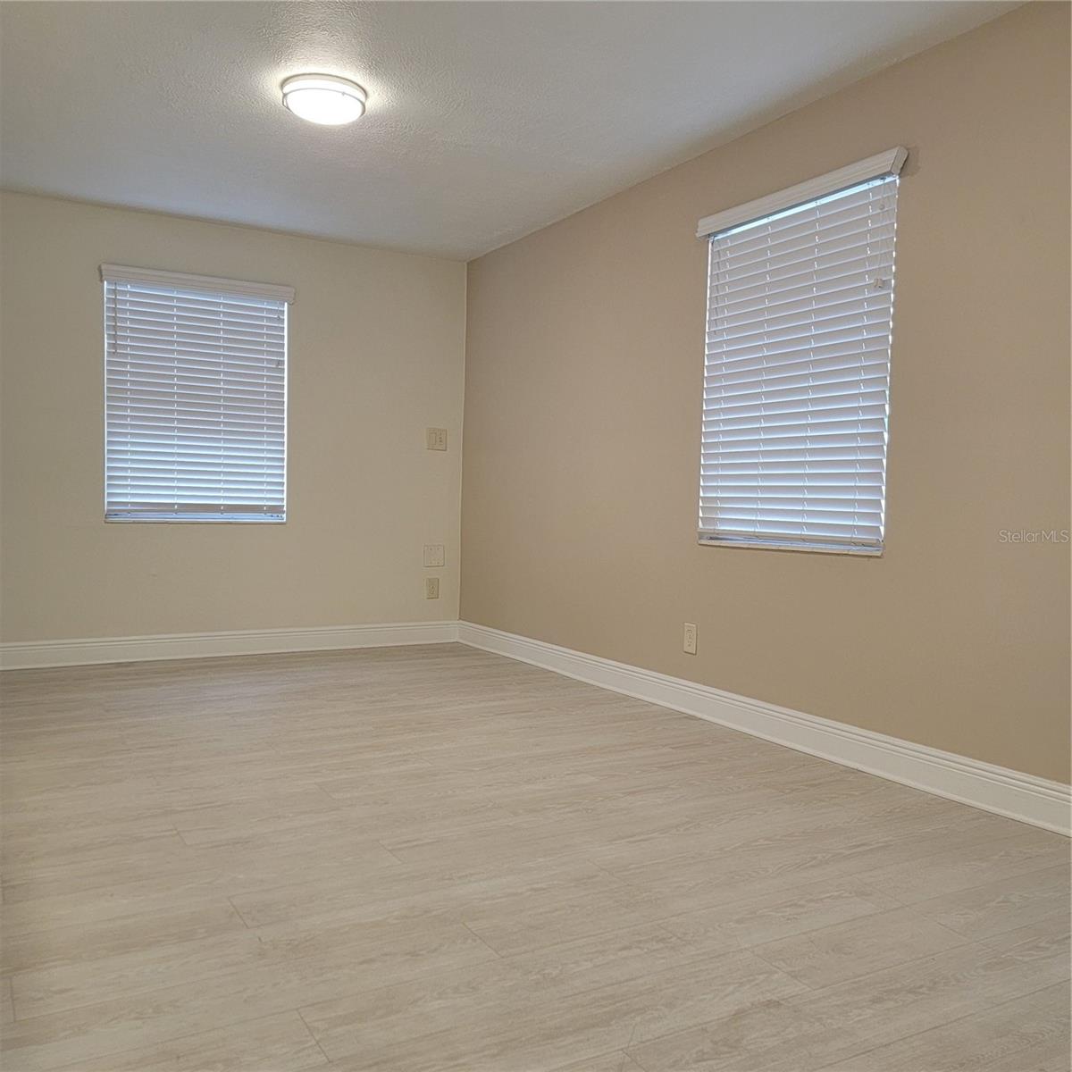 Image 5 of 10 For 2106 Saint Isabel Street