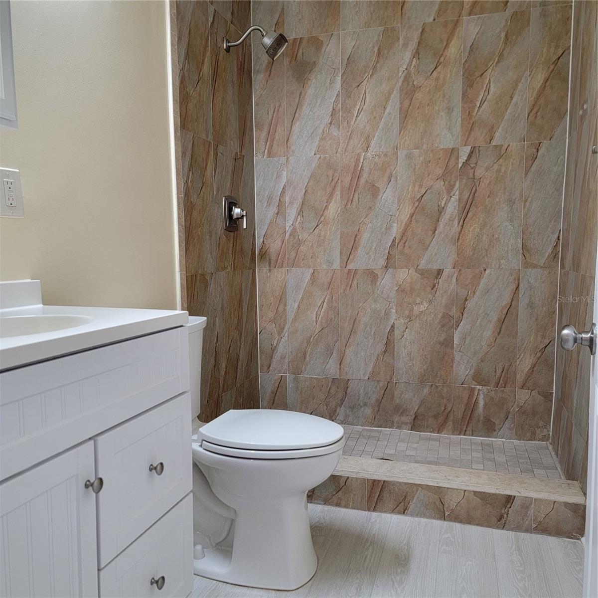 Image 7 of 10 For 2106 Saint Isabel Street