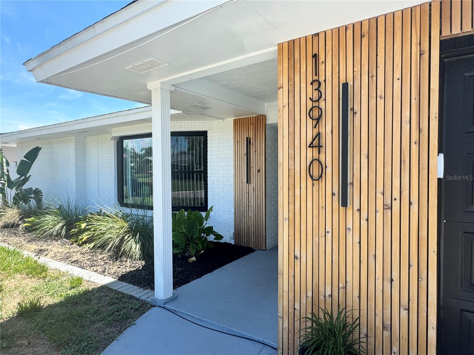 Image 2 of 19 For 13940 Antigua Drive