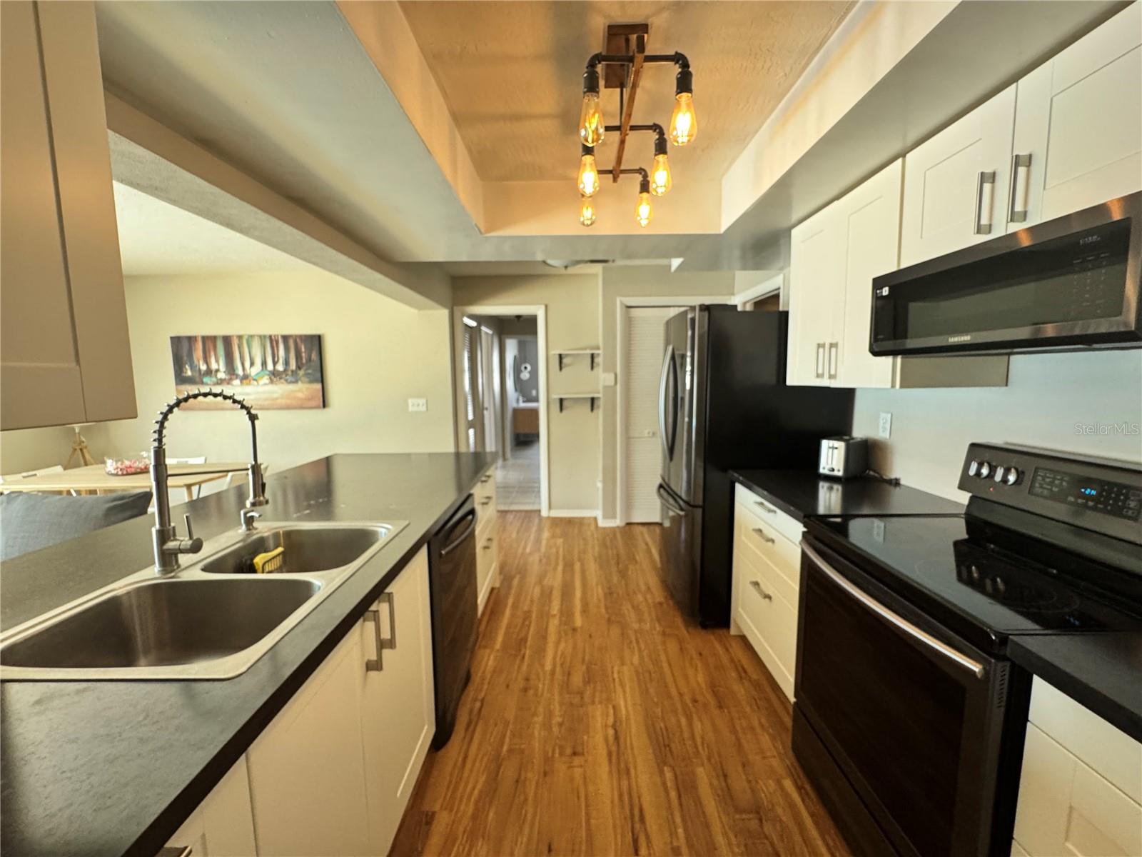 Image 3 of 19 For 13940 Antigua Drive