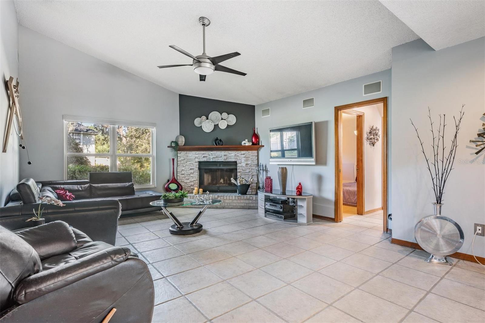 Image 14 of 35 For 1204 Moondale Court