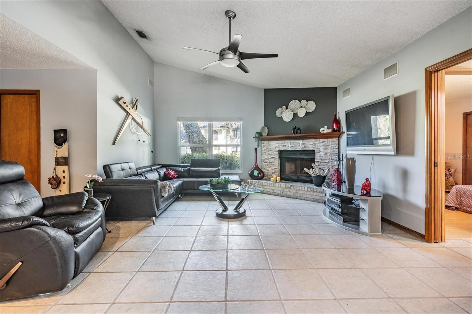Image 15 of 35 For 1204 Moondale Court