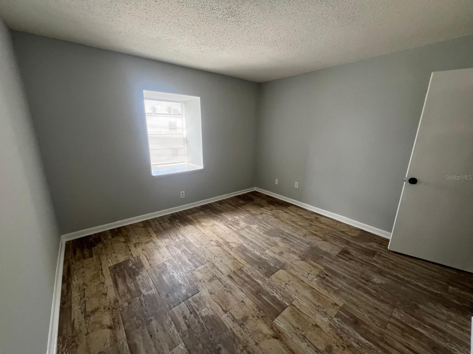 Image 4 of 8 For 9122 Tudor Drive M201