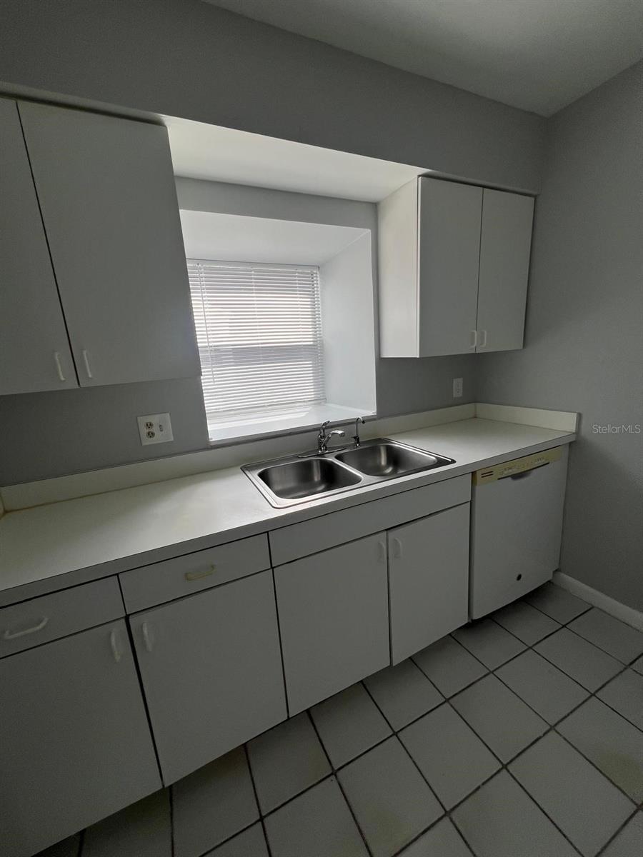 Image 8 of 8 For 9122 Tudor Drive M201