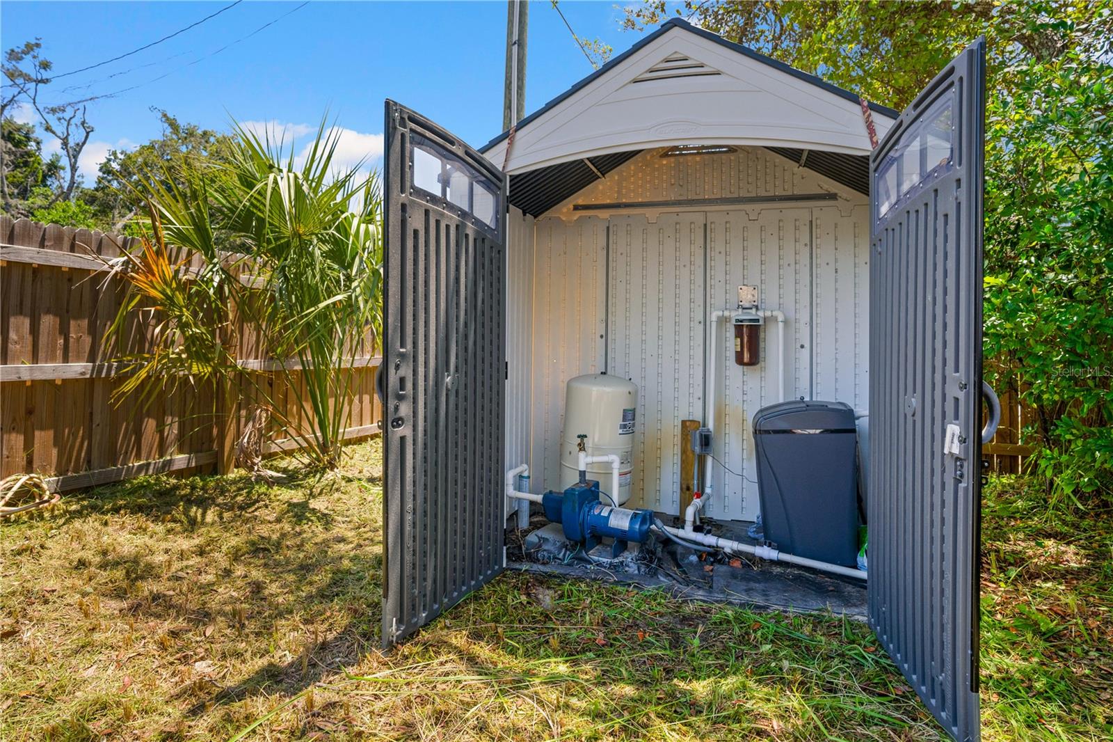 Image 13 of 17 For 10277 Burton Street