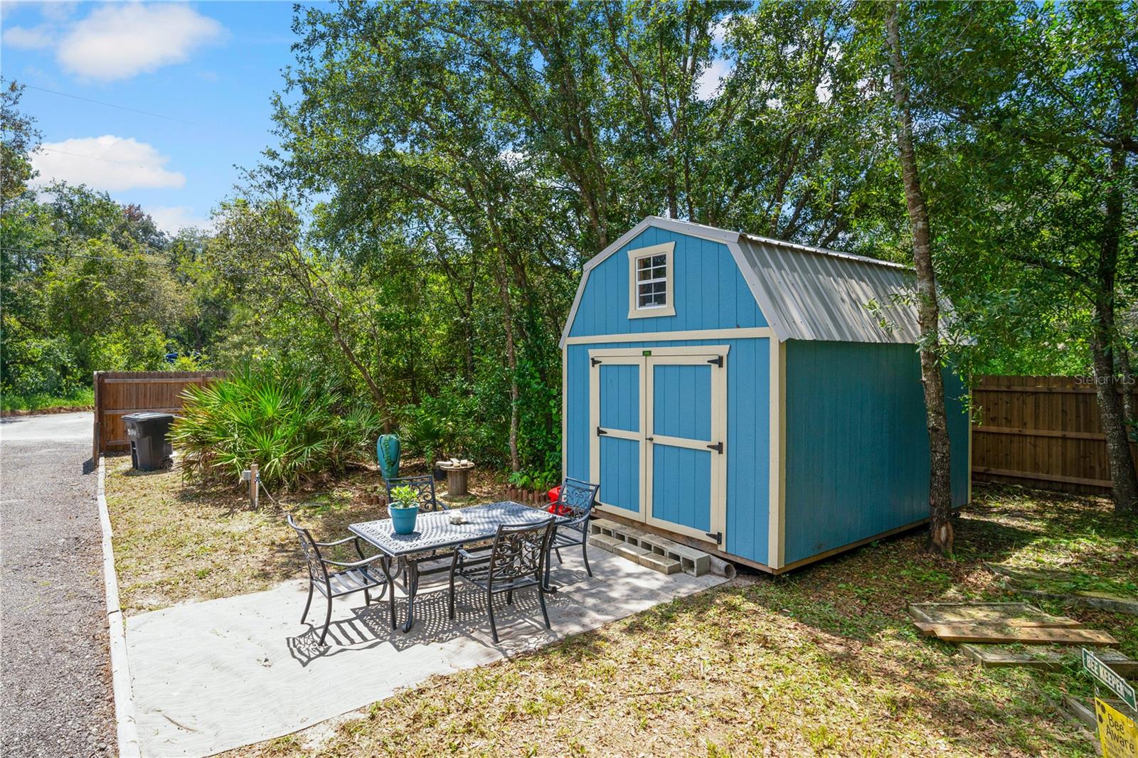Image 15 of 17 For 10277 Burton Street