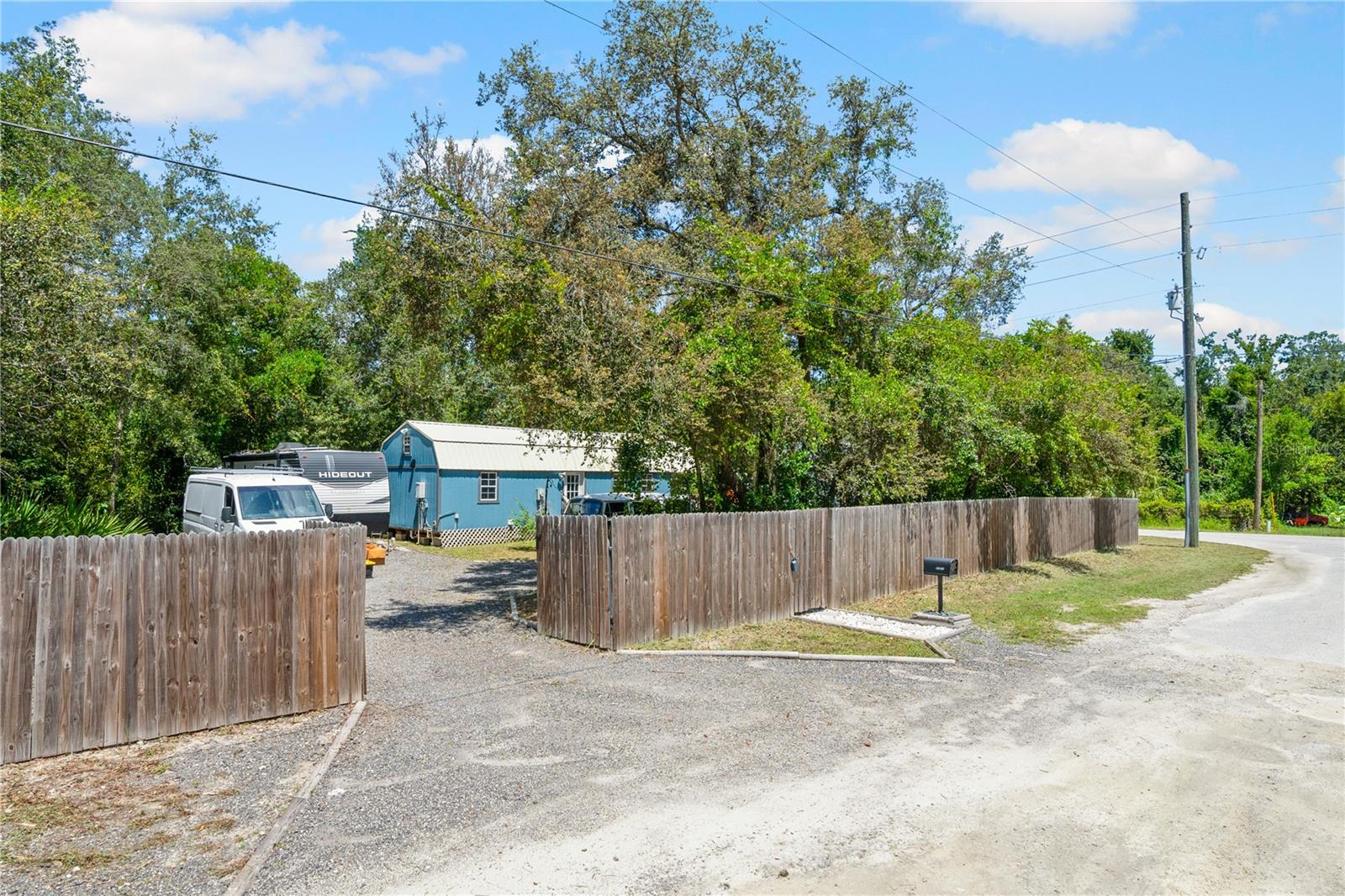 Image 3 of 17 For 10277 Burton Street