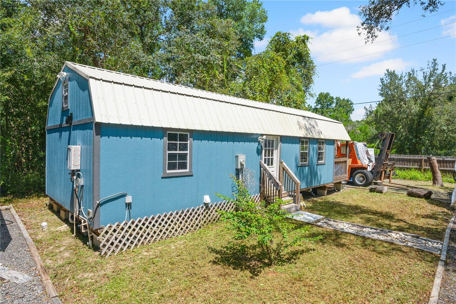 Image 6 of 17 For 10277 Burton Street