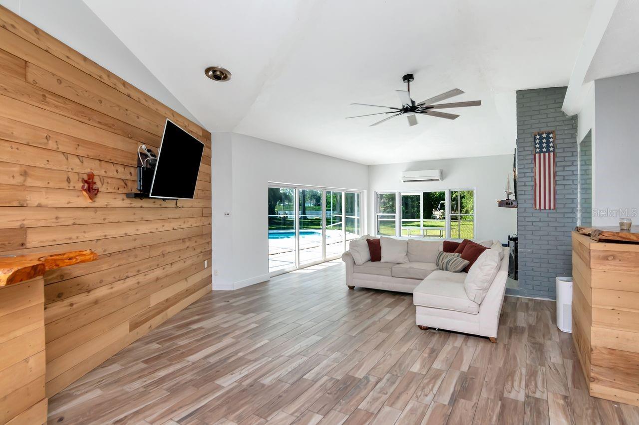 Image 3 of 70 For 9214 Rhea Drive