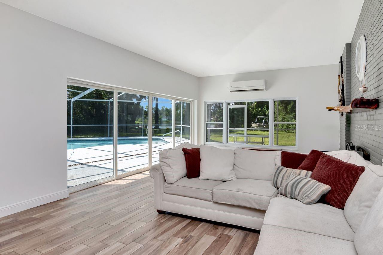 Image 4 of 70 For 9214 Rhea Drive