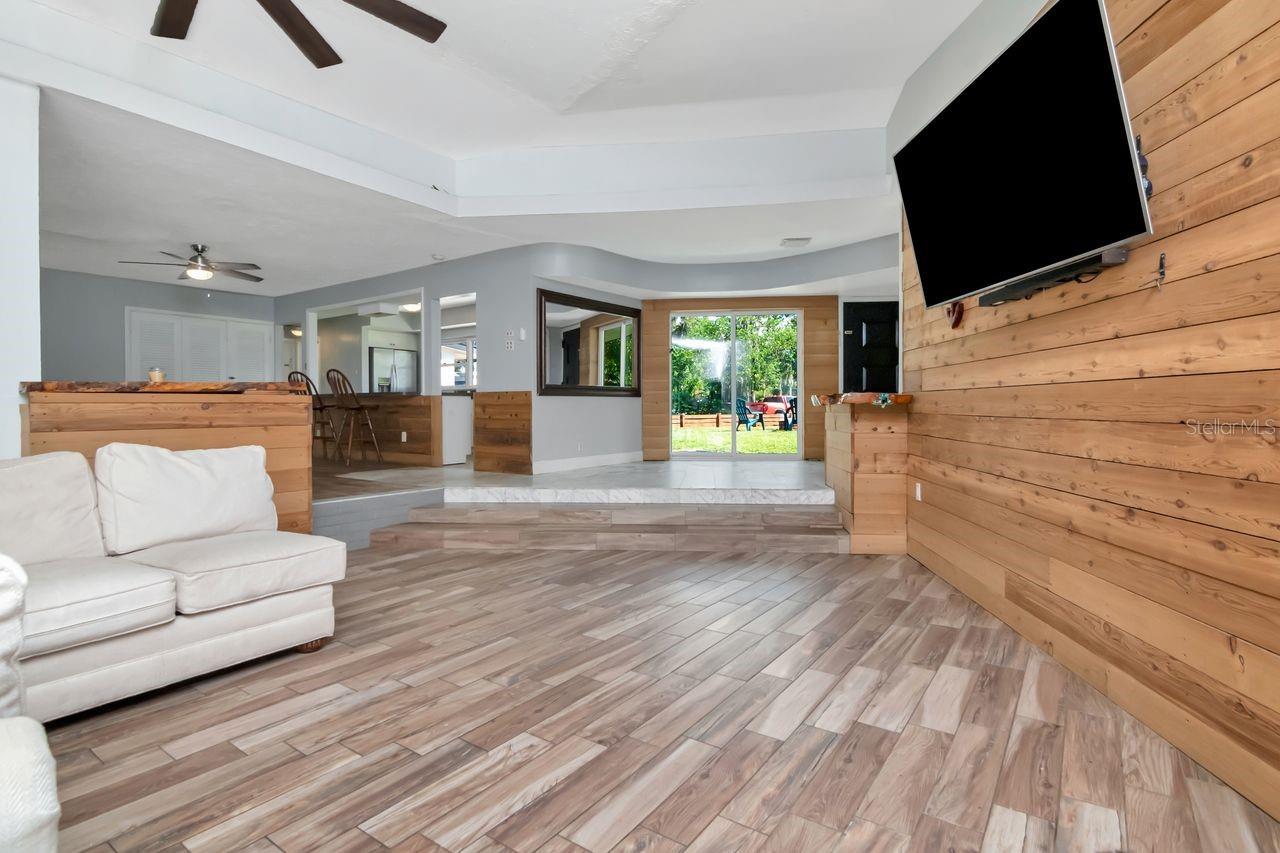 Image 6 of 70 For 9214 Rhea Drive