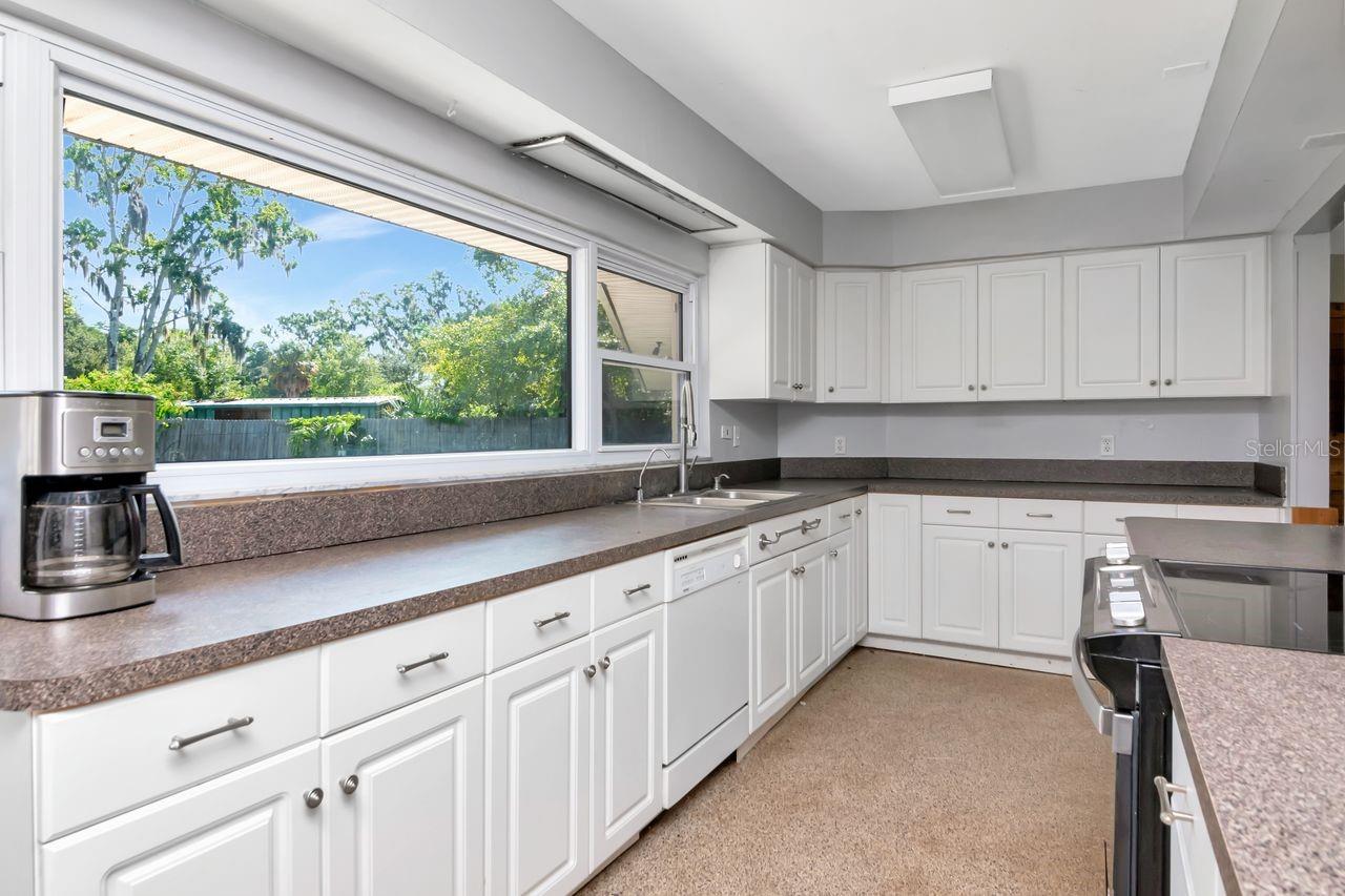 Image 7 of 70 For 9214 Rhea Drive