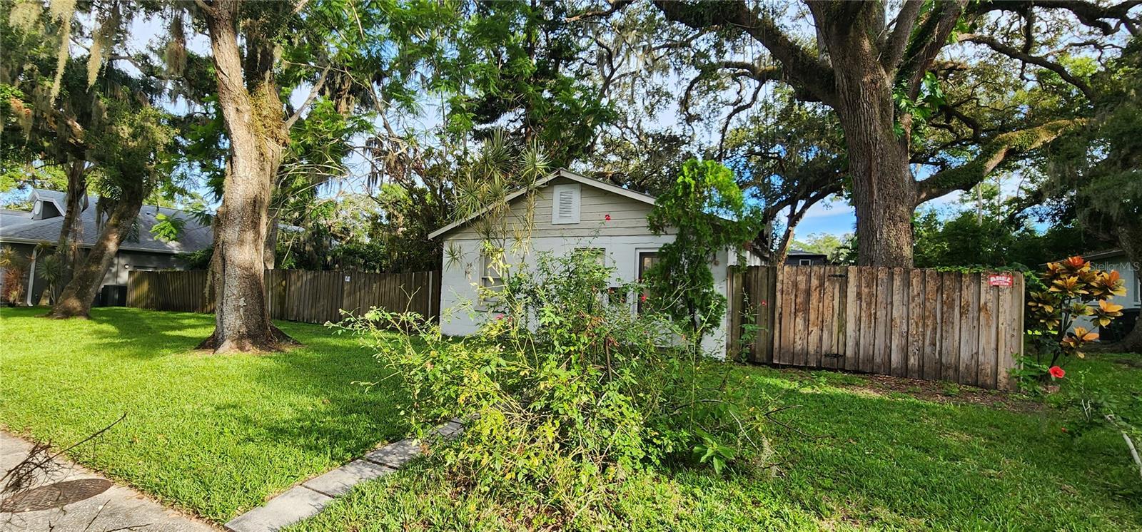Image 3 of 5 For 1066 3rd Street N