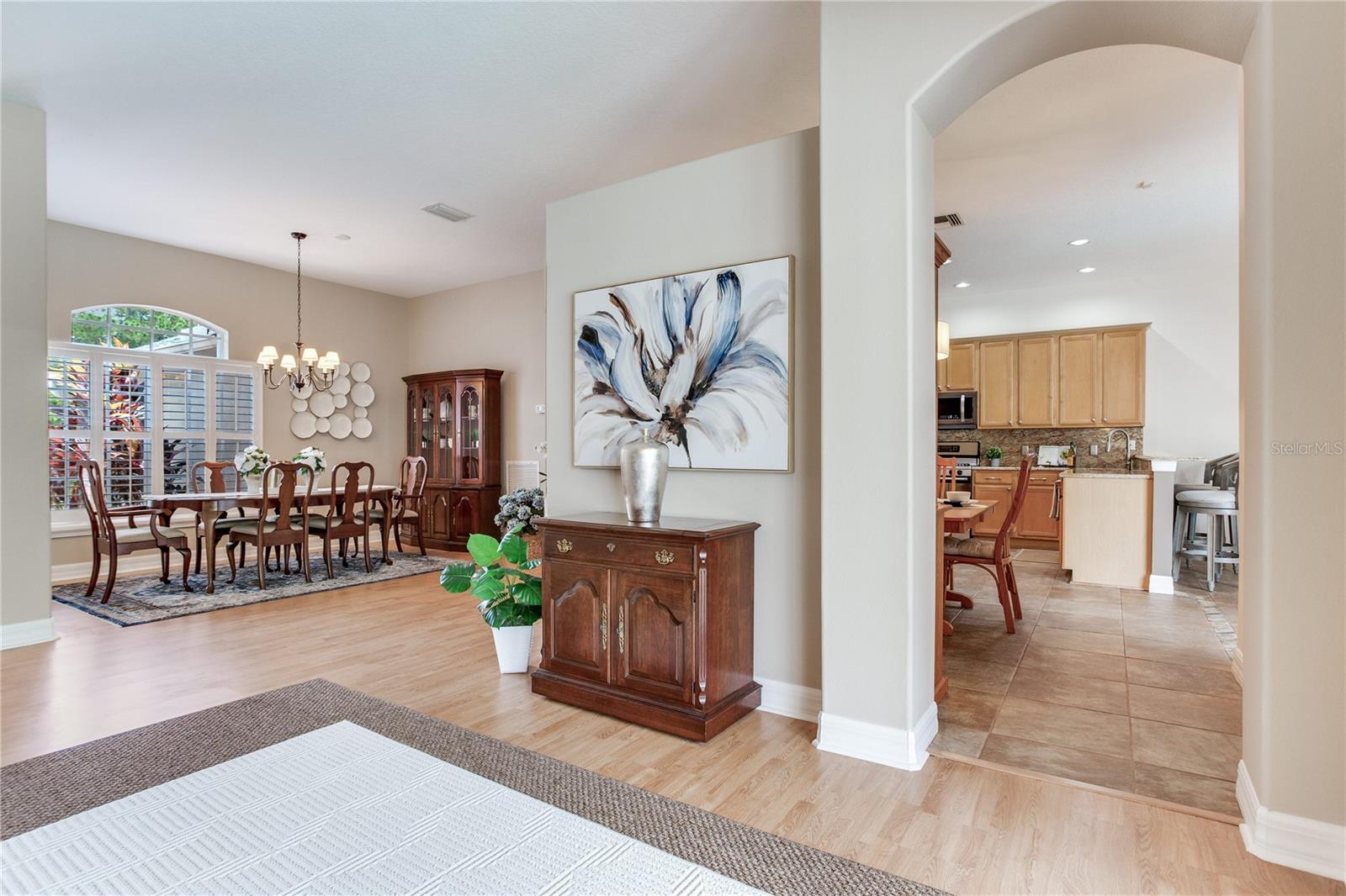 Image 21 of 77 For 12524 Leatherleaf Drive