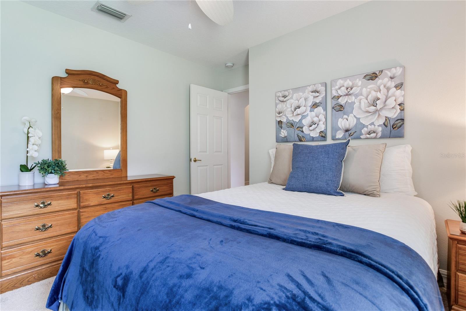 Image 38 of 77 For 12524 Leatherleaf Drive