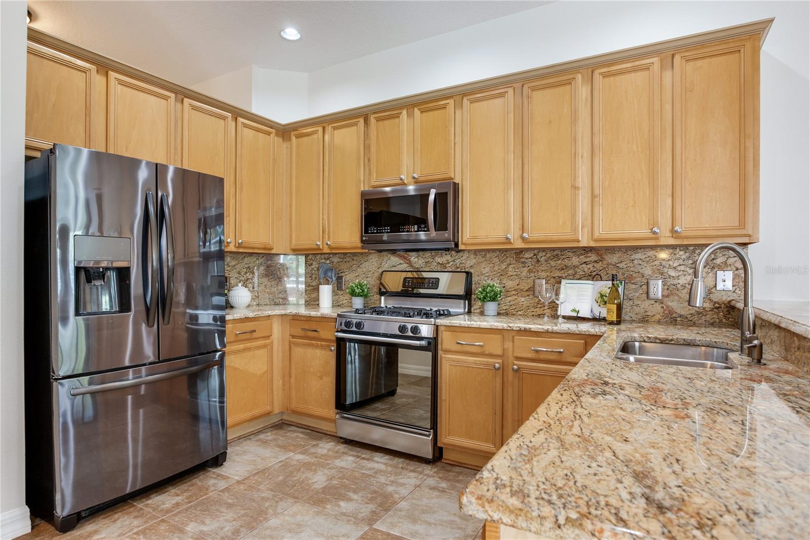 Image 42 of 77 For 12524 Leatherleaf Drive
