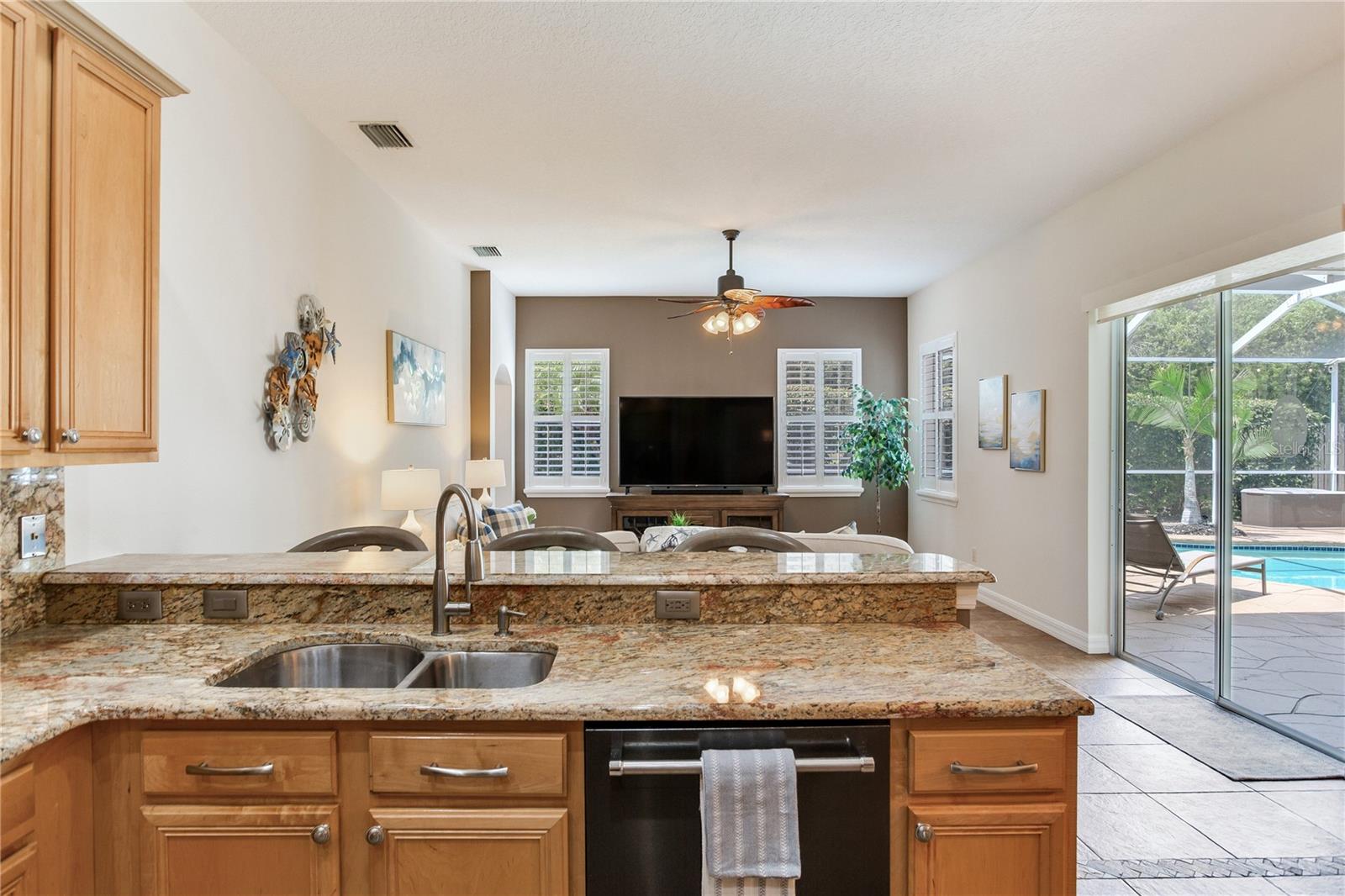 Image 43 of 77 For 12524 Leatherleaf Drive