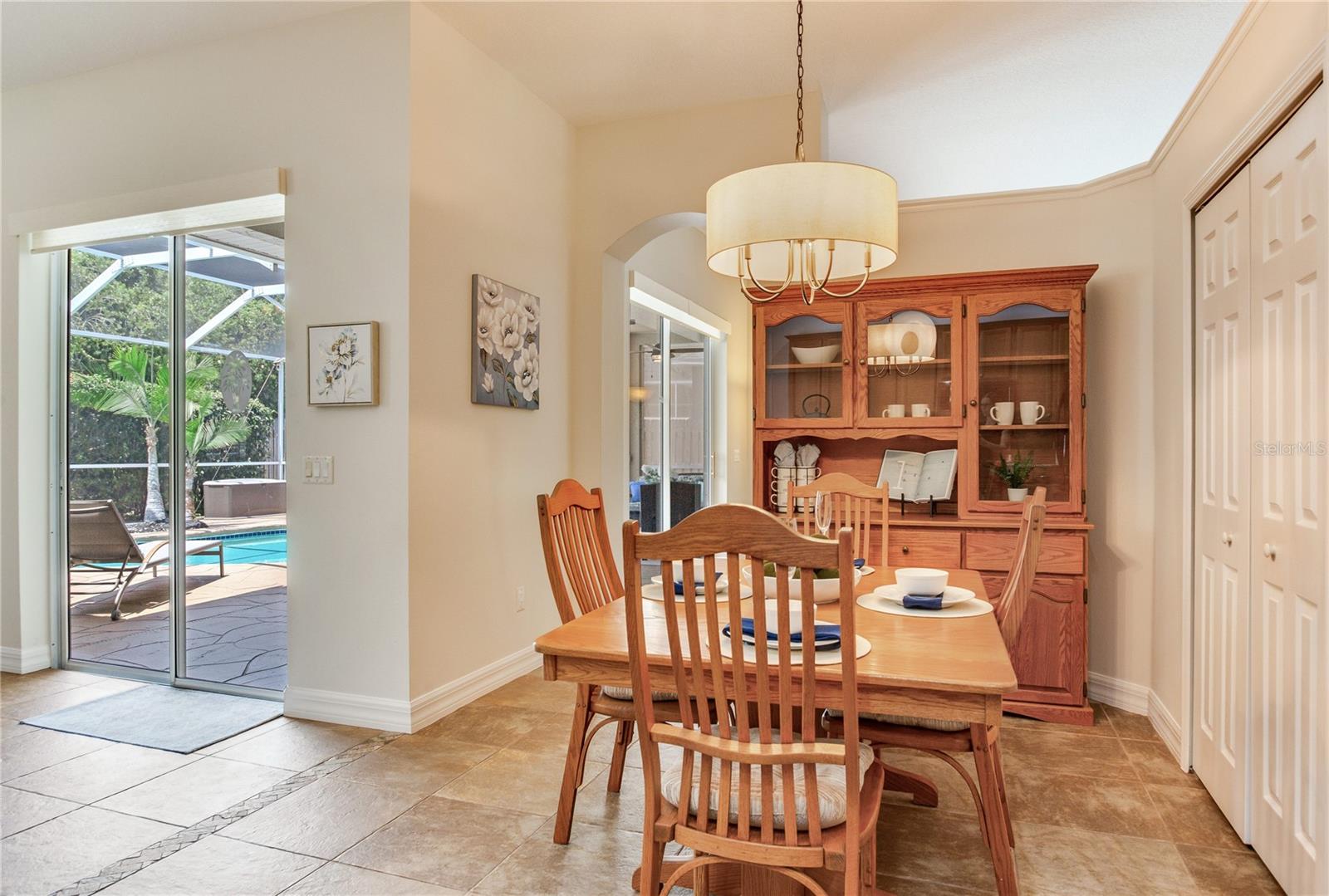 Image 46 of 77 For 12524 Leatherleaf Drive