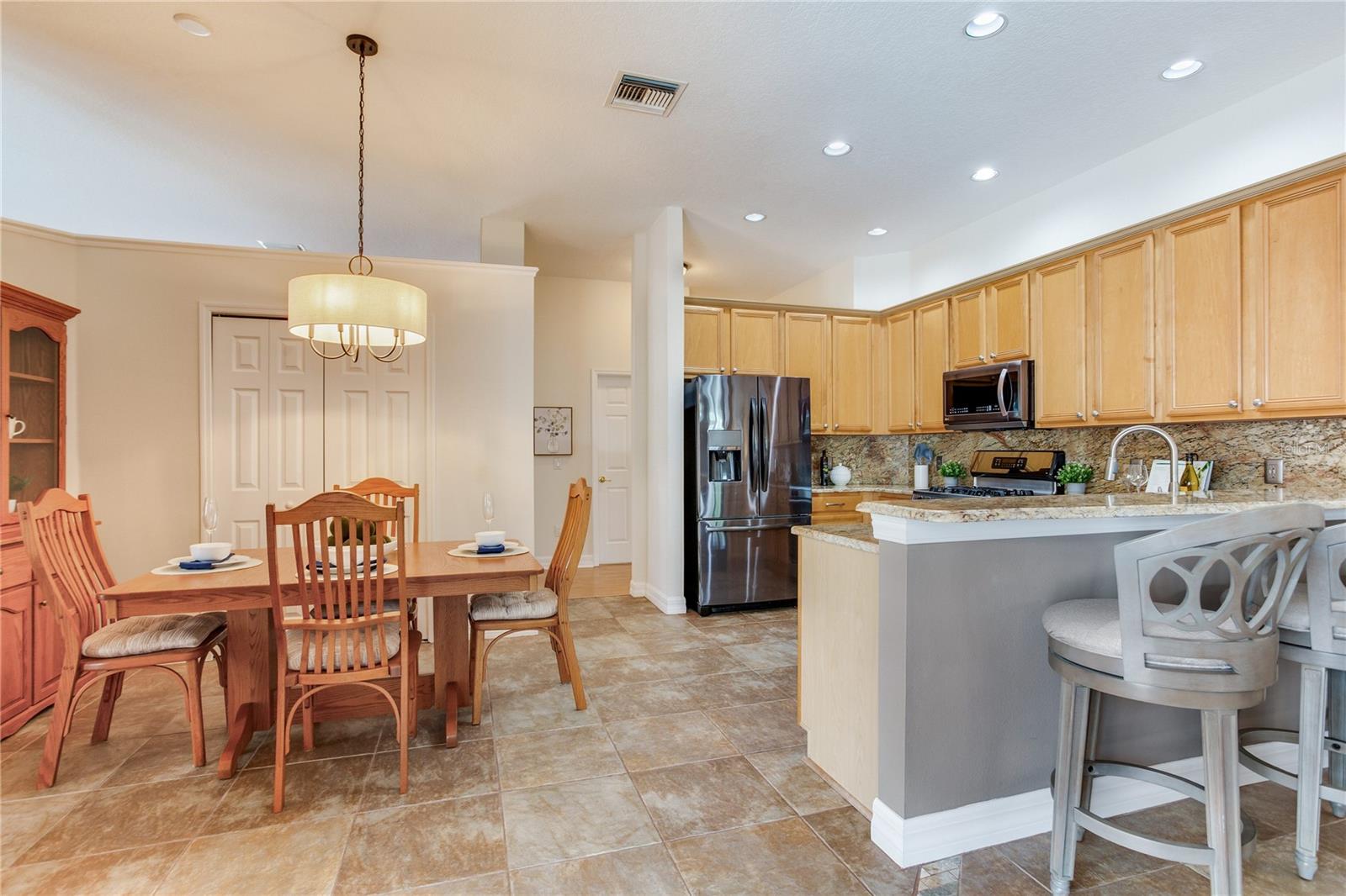 Image 47 of 77 For 12524 Leatherleaf Drive