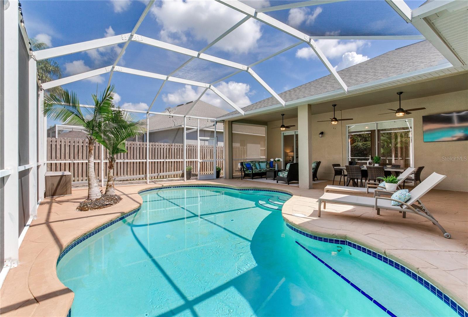 Image 61 of 77 For 12524 Leatherleaf Drive