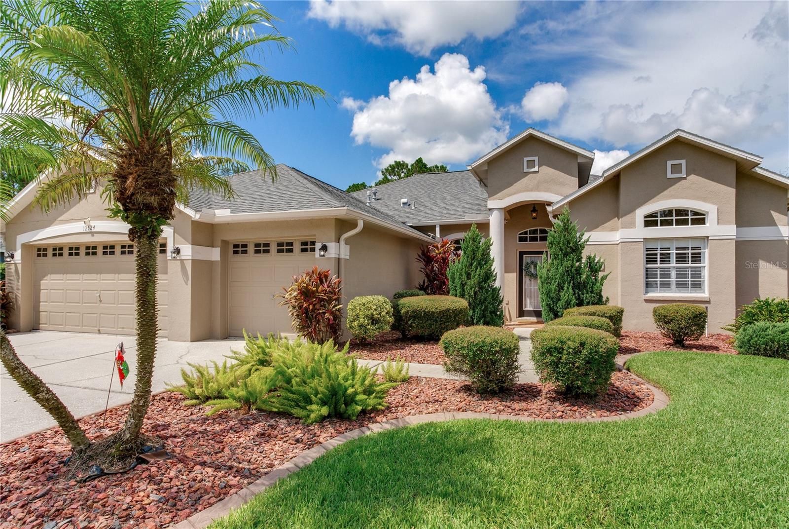 Image 8 of 77 For 12524 Leatherleaf Drive
