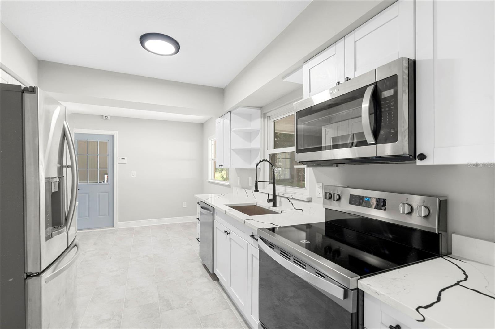 Image 13 of 45 For 4046 Hollyhead Circle S