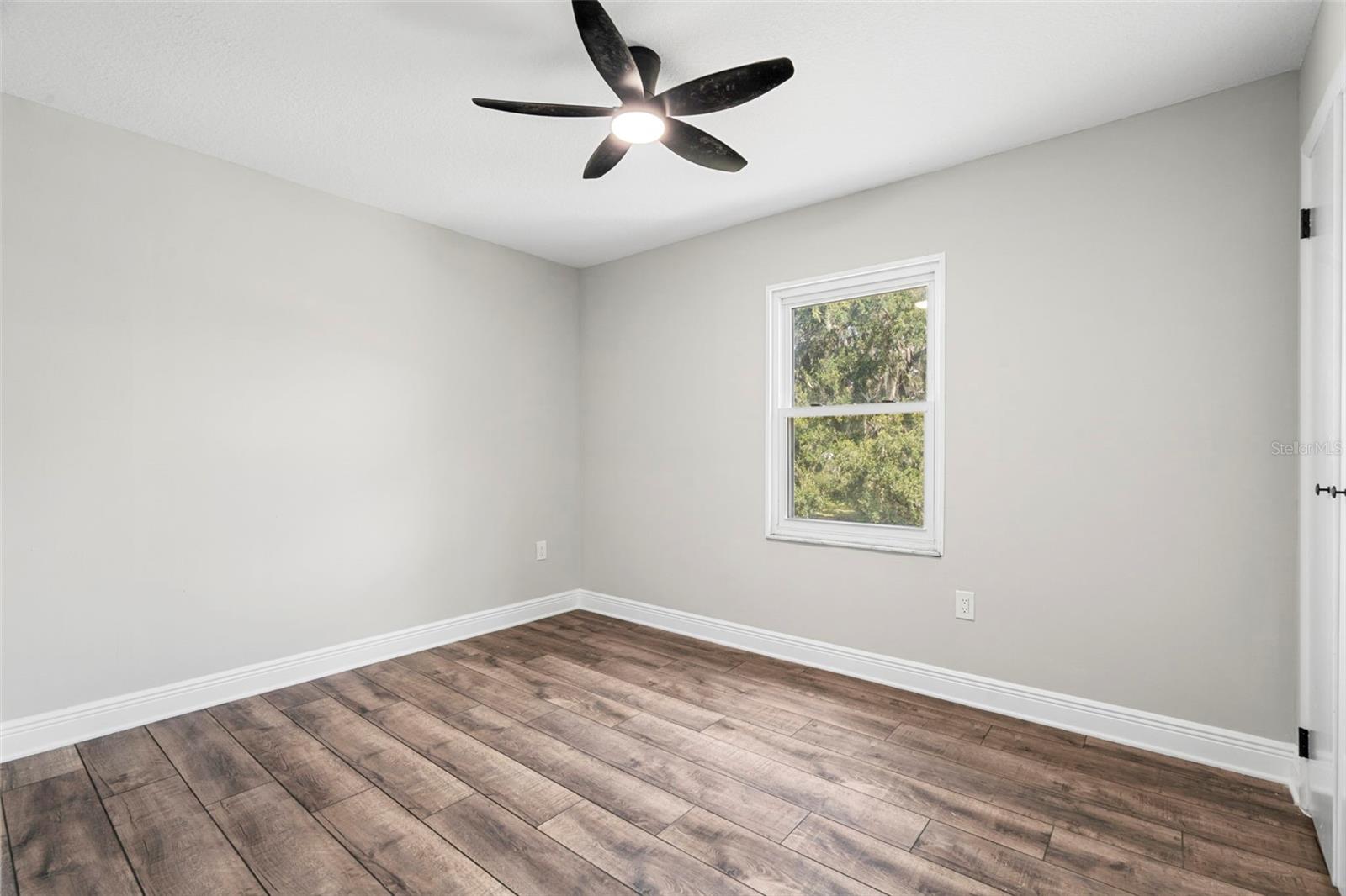 Image 15 of 45 For 4046 Hollyhead Circle S
