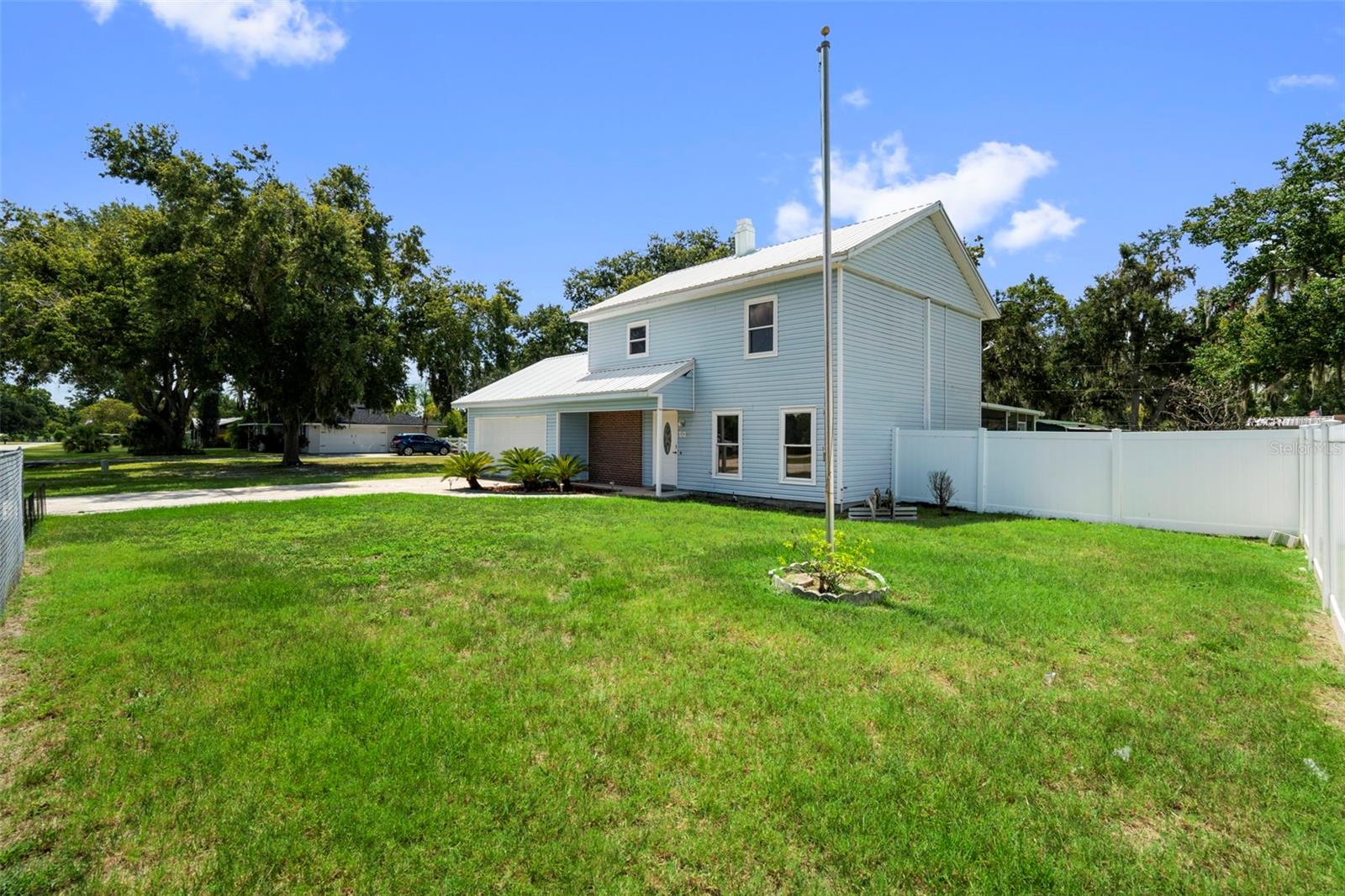 Image 2 of 45 For 4046 Hollyhead Circle S